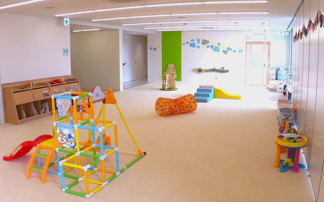 子育て支援ルームの内観