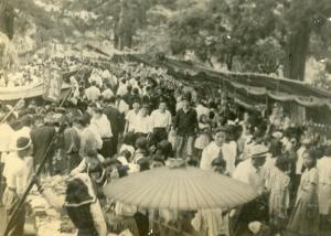 御田植祭時の神社境内の様子（昭和30～40年代）