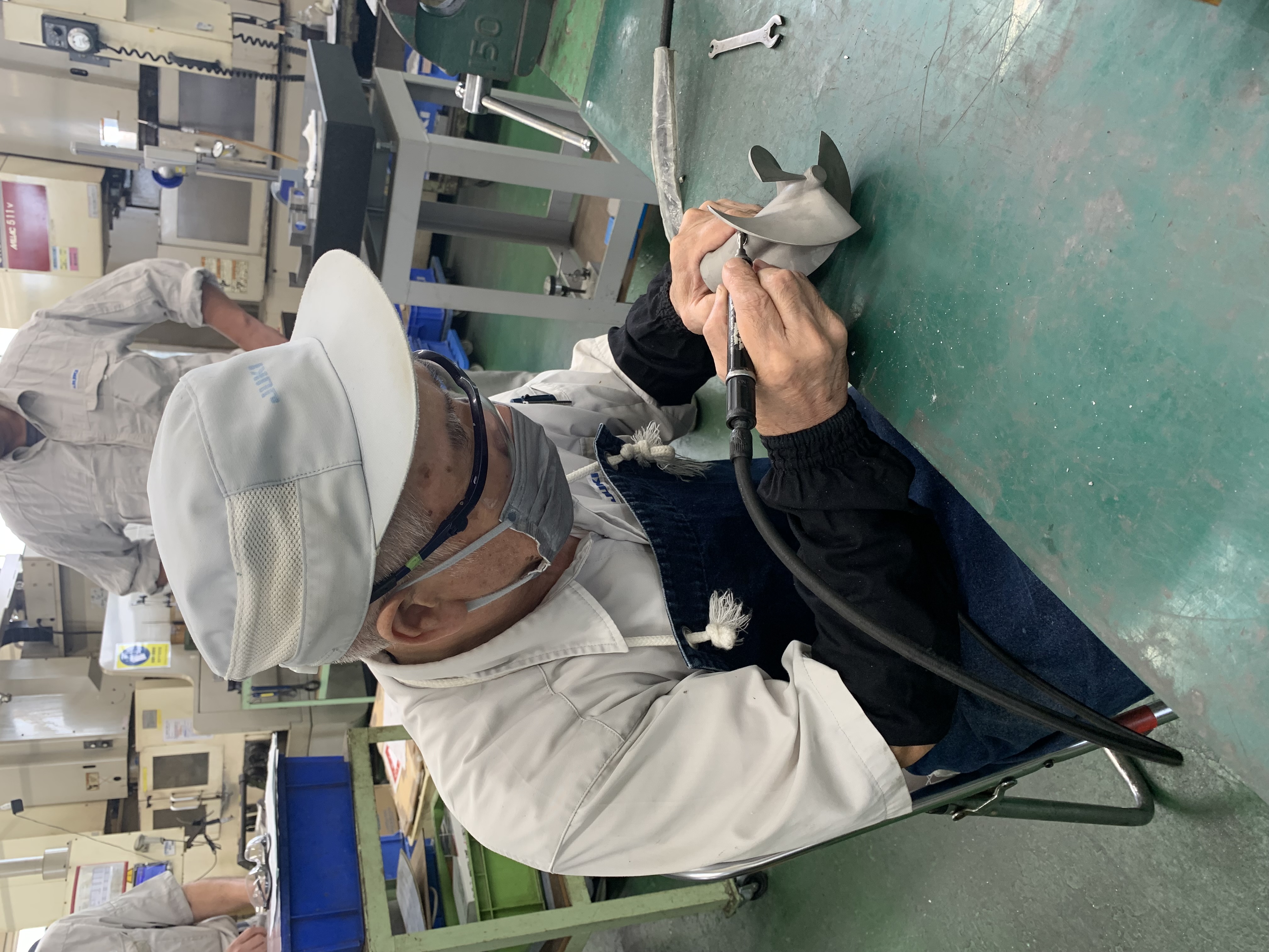 小野部さん作業中