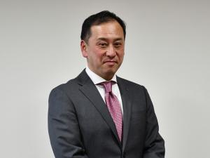 講師