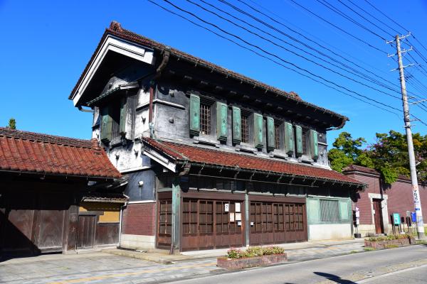 旧甲斐家蔵住宅外観