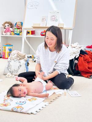ベビーマッサージ体験会の様子