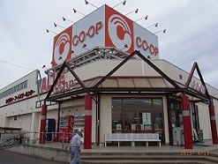 COOP　しおかわ店　外観の写真