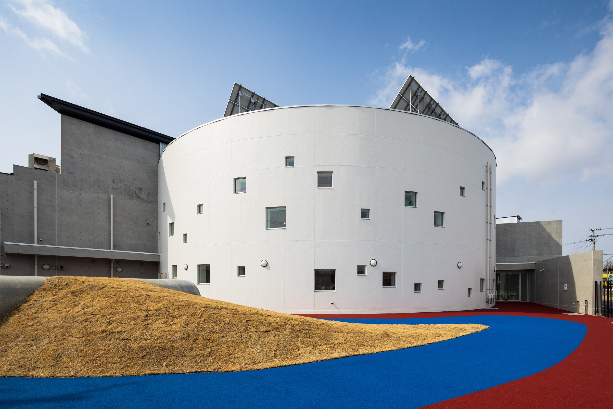 めごぷらざ外観