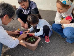 花植えの様子4