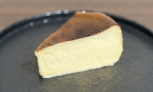 甘酒バスクチーズケーキ
