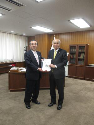 吉野正芳復興大臣へ要望する遠藤市長